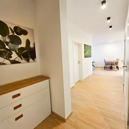 דירה 1 Bosakova 21 3 Room Large Apartment